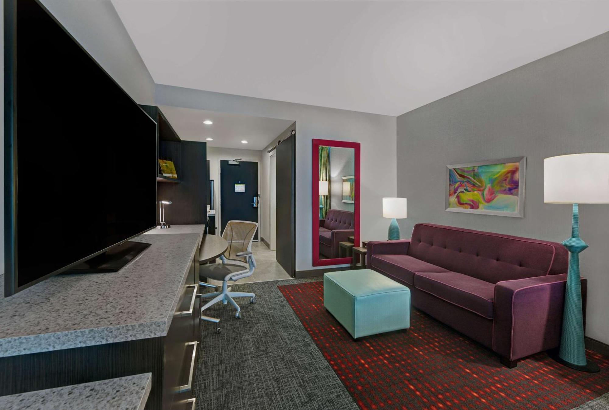 Queen Studio with Two Queen Beds - Non-Smoking